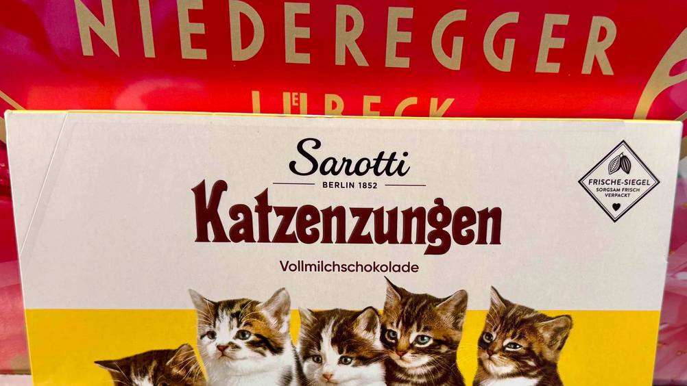 Katzenzungen getestet: Nahaufnahme der Verpackung mit Logo und Artikelbezeichnung.