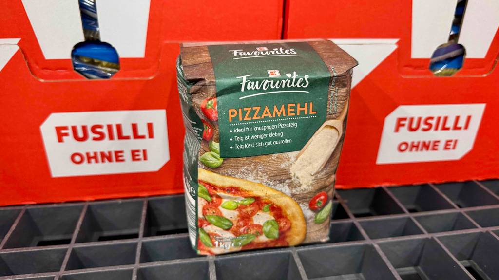 Pizzamehl im Test: Auf der Packung stehen die Eigenschaften.