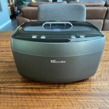 Kecoolke-SU-787B auf dem Tisch