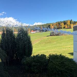 Ein dicker Wasserstrahl kommt aus der Kesser-Schlauchtrommel