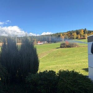 Ein dünner Wasserstrahl kommt aus der Kesser-Schlauchtrommel