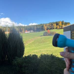 Wassernebel kommt aus der Kesser-Schlauchtrommel