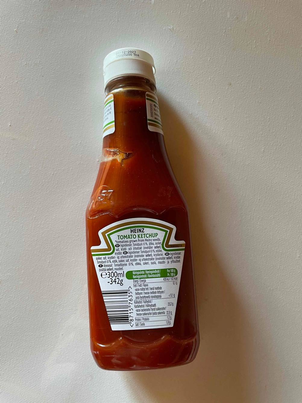 Rückseite von einer getesteten Ketchup-Packung mit Nährwertangaben. 