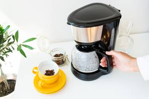 KHG-Kaffeemaschine-Test: Ansicht einer Kaffeefiltermaschine mit Glaskaraffe.
