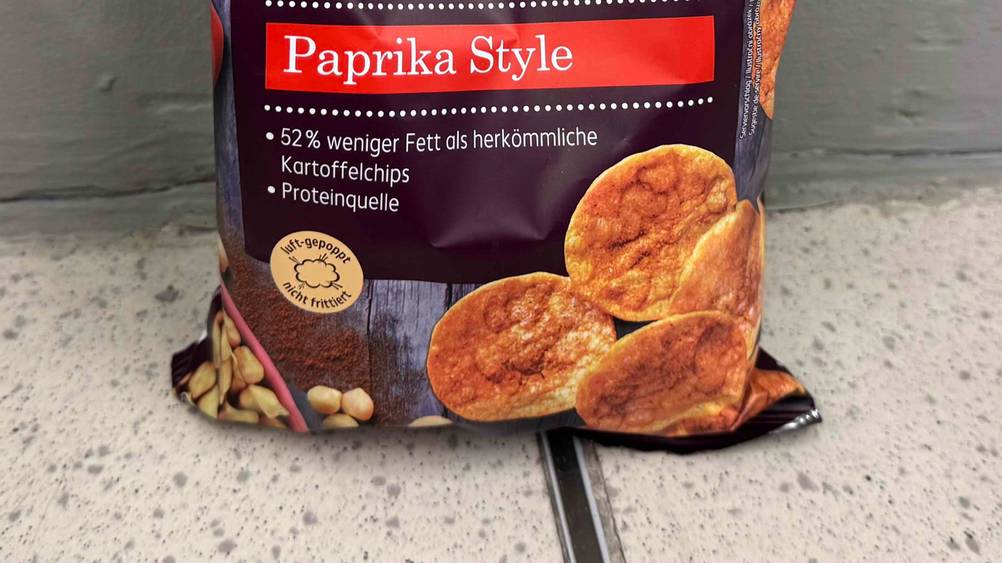 Kichererbsen-Chips im Test: Nahaufnahme der Verpackung mit Informationen.