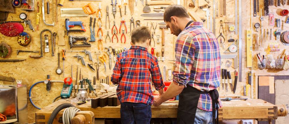 Kinder-Werkbank im Test: Eine Werkbank mit Rückwand und viel Zubehör