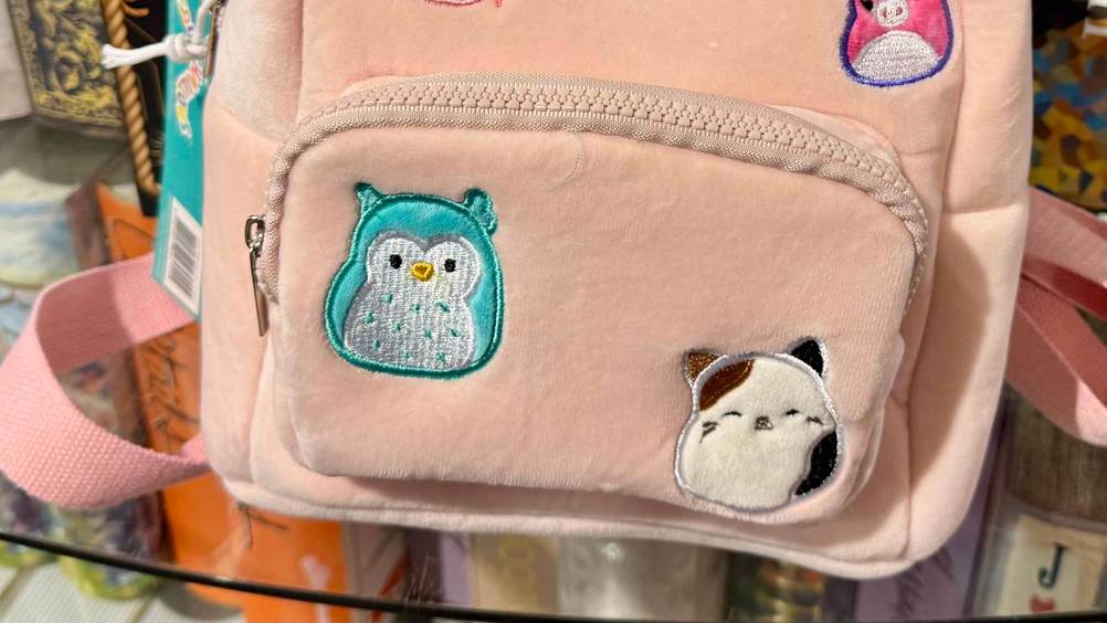 Kindergartenrucksack Mädchen im Test: Nahaufnahme der kleinen Fronttasche.