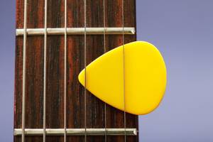 kindergitarre-plektrum