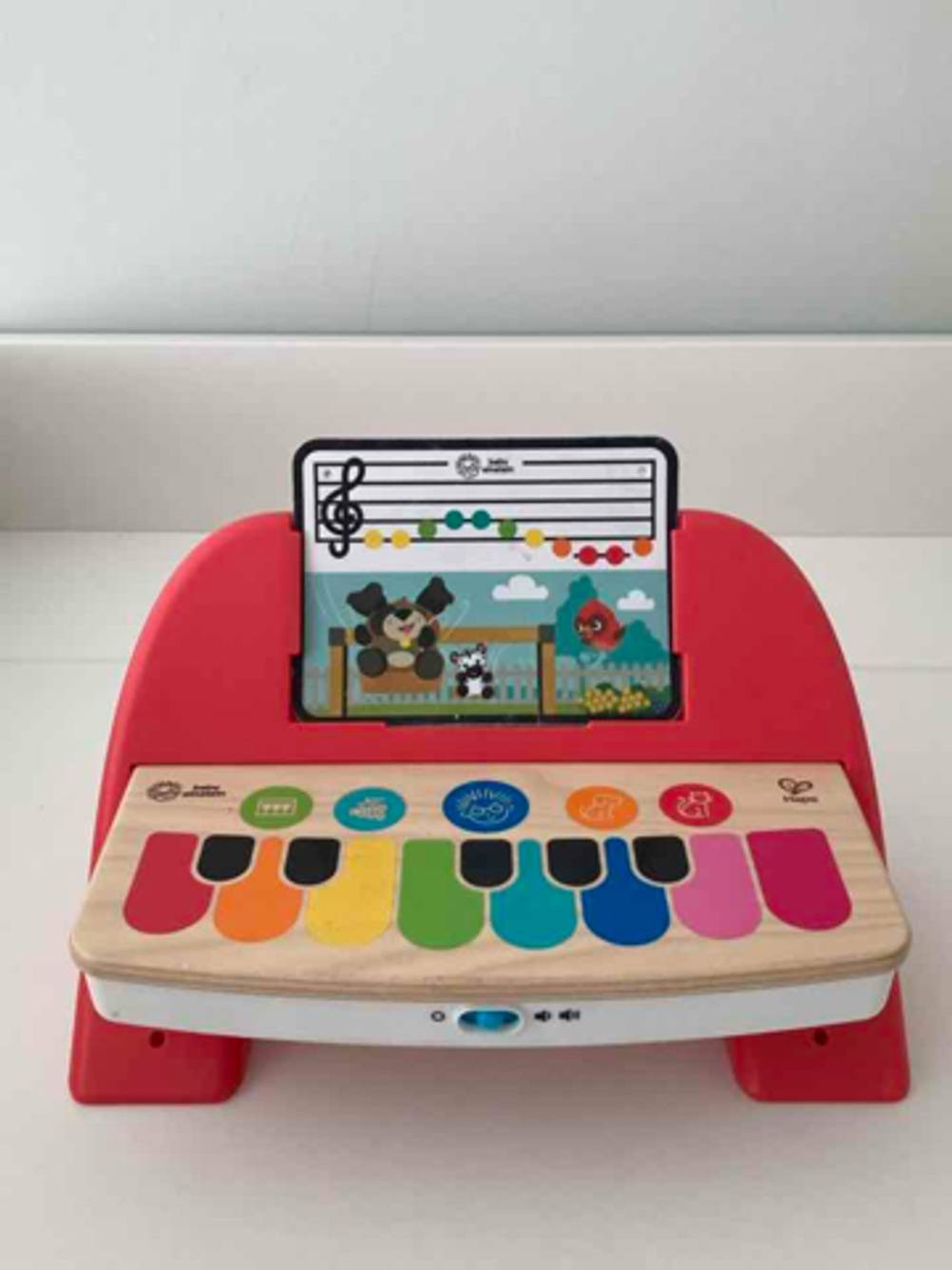 Das getestete Kinderklavier von vorne.