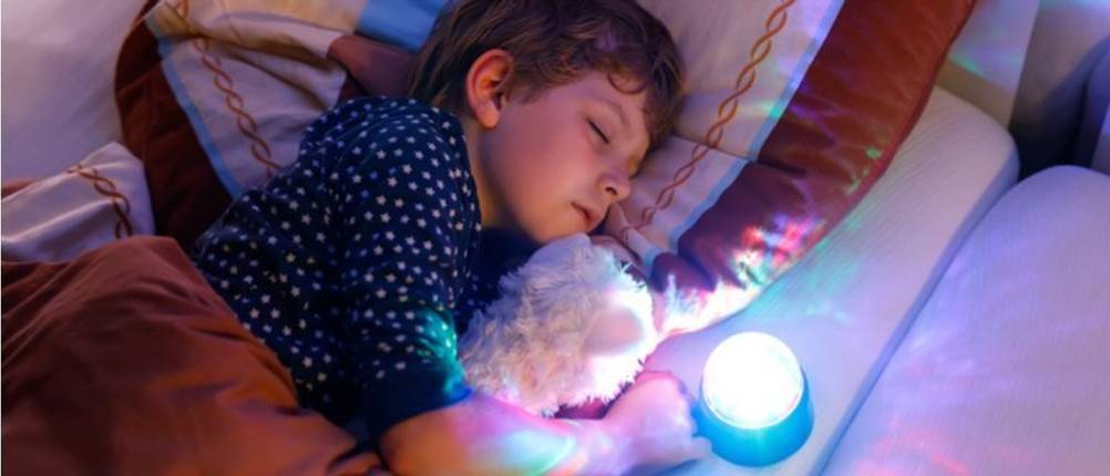 kinderwecker-schlafen-bett-kind-wecker kaufen kinderwecker-test kinderwecker testsieger