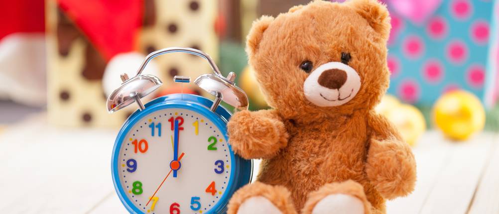 Kinderwecker-Test: Teddy mit buntem Kinderwecker