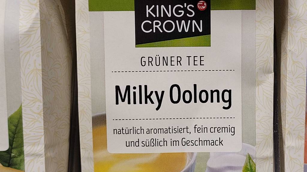 Getesteter Milky-Oolong-Tee befindet sich in einer Teebeutelverpackung.