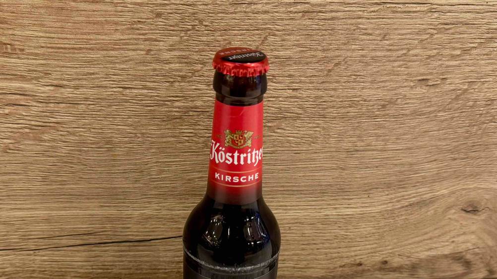 Kirschbier getestet: Nahaufnahme des Flaschenhalses.