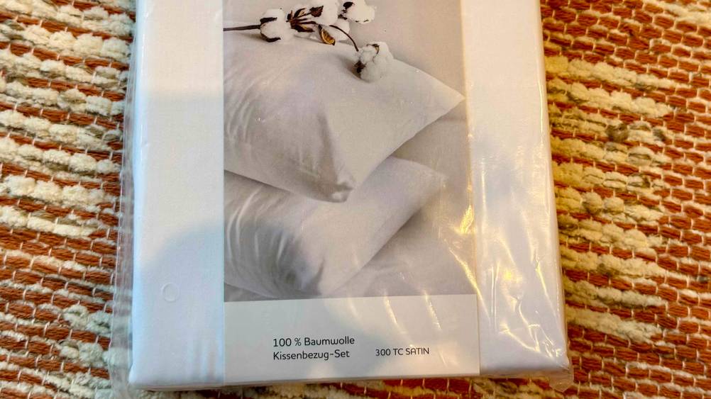 Kissenbezug getestet: Nahaufnahme der Verpackung mit Informationen.