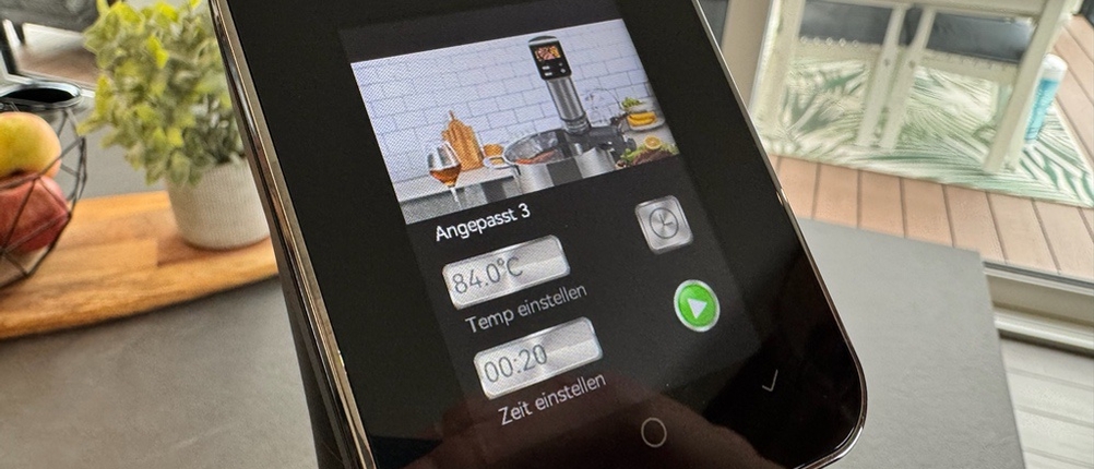 Das Display des zeigt eine Zieltemperatur von 84,0 °C und eine Zielzeit von 00:20 an