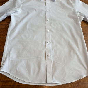 Leichte Falten in einem mit der Klarstein ShirtButler Deluxe gebügelten Hemd