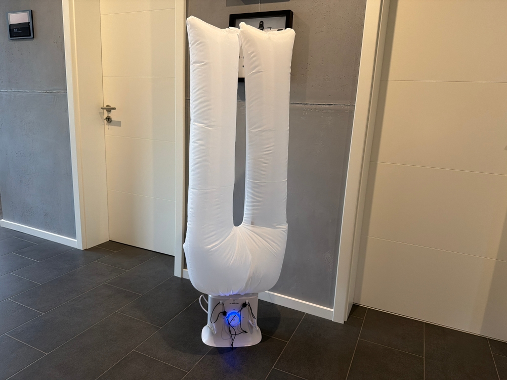 Ein Aufsatz für Hosen an der Klarstein ShirtButler Deluxe