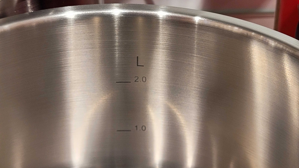 Kochtopf getestet: Nahaufnahme der Skala im Inneren des Topfes.