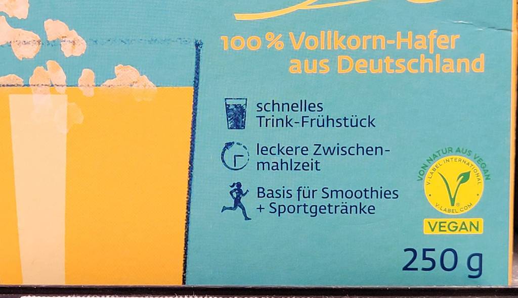 Instant Oats im Test: Nahaufnahme einer 250-g-Verpackung mit Instant Haferflocken, 100 % Vollkornhafer aus Deutschland.