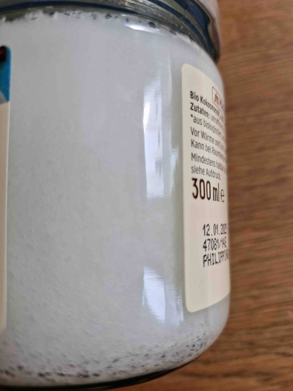 Getestet: Nahaufnahme des Kokosöls im Glas.