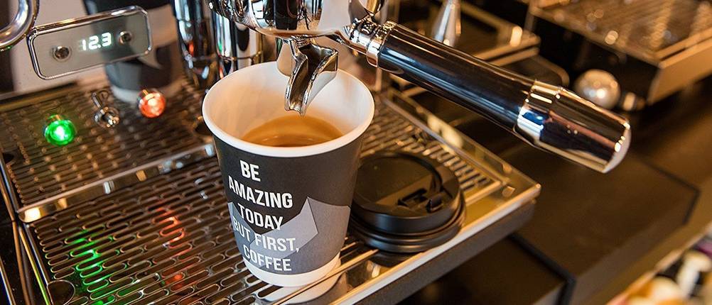 kaffeebecher-mit-botschaft