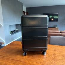 Der Kono K1871L PK 20 steht auf einem Tisch