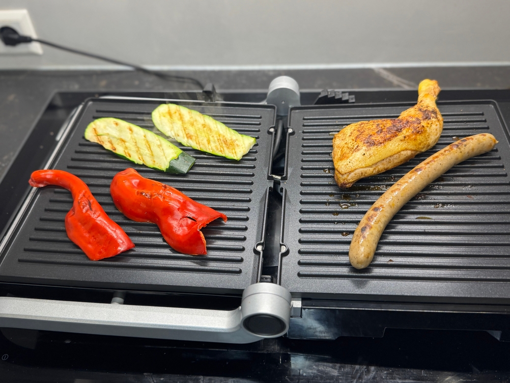 Verschiedene Speisen auf dem getesteten Philips-Kontaktgrill.
