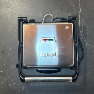 Der getestete Kontaktgrill von Tefal von oben.