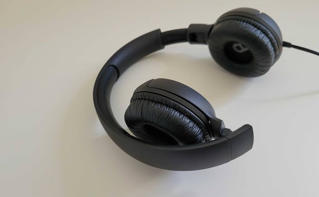 kopfhoerer-mit-kabel