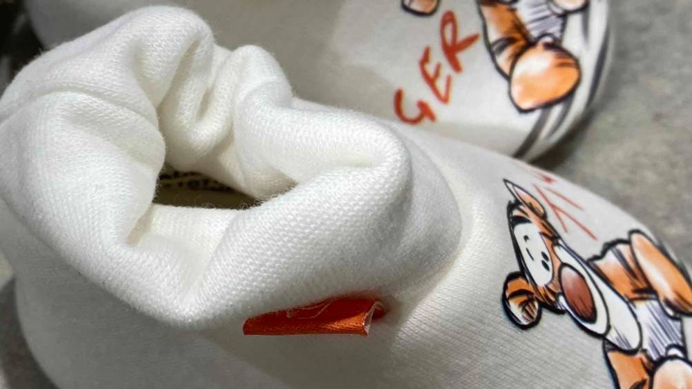 Krabbelschuh für Jungen getestet: Nahaufnahme des Einstiegs.