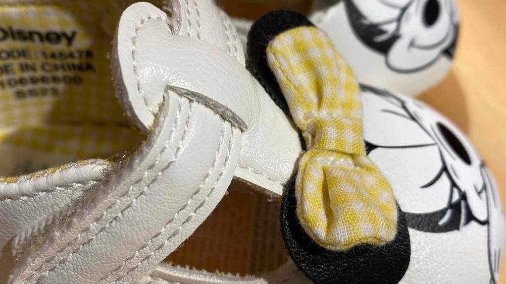 Krabbelschuhe Mädchen getestet: Nahaufnahme der Schleife.