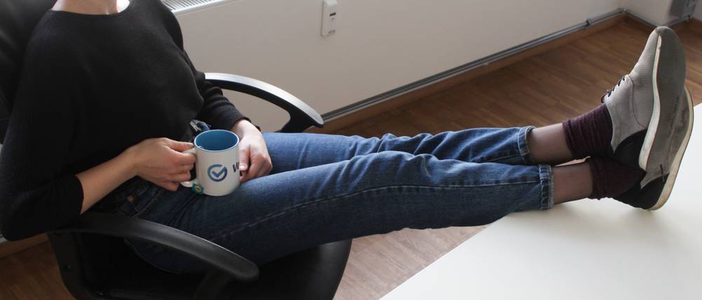 kräutertee entspannt sitzen