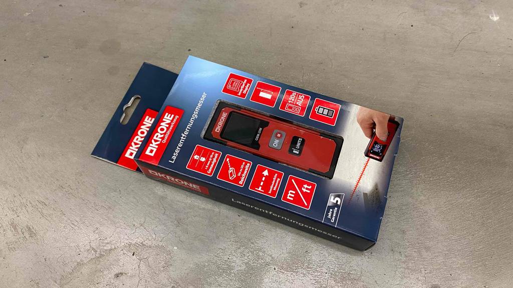 Detailansicht der Originalverpackung eines getesteten Laser-Entfernungsmessers.