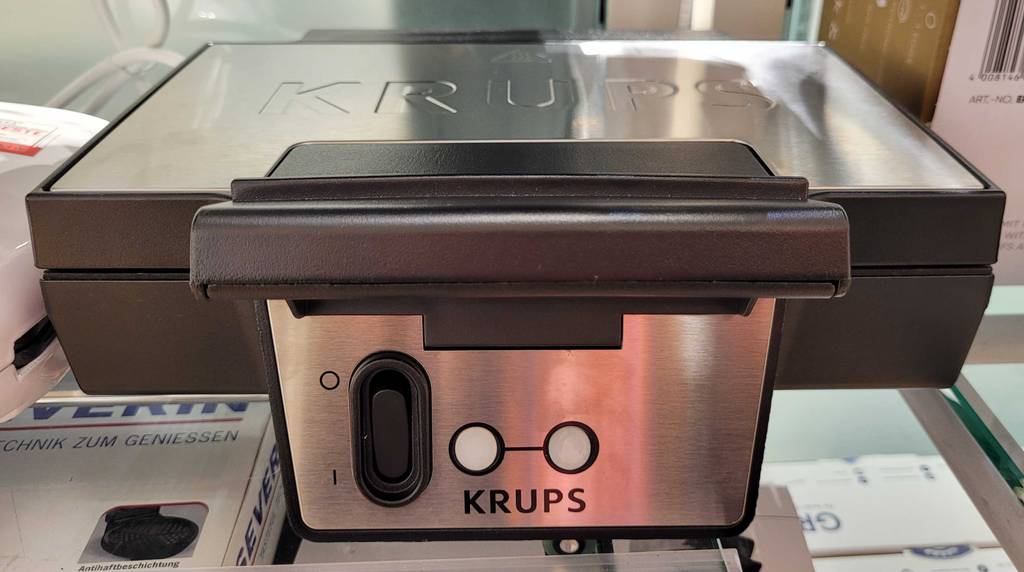 Frontansicht eines getesteten belgischen Waffeleisens von Krups.