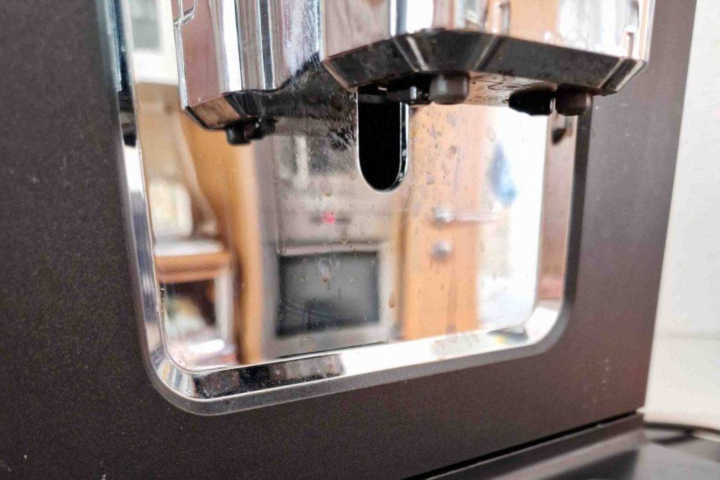 Die getestete Kaffeemaschine ist im Detail zu sehen.