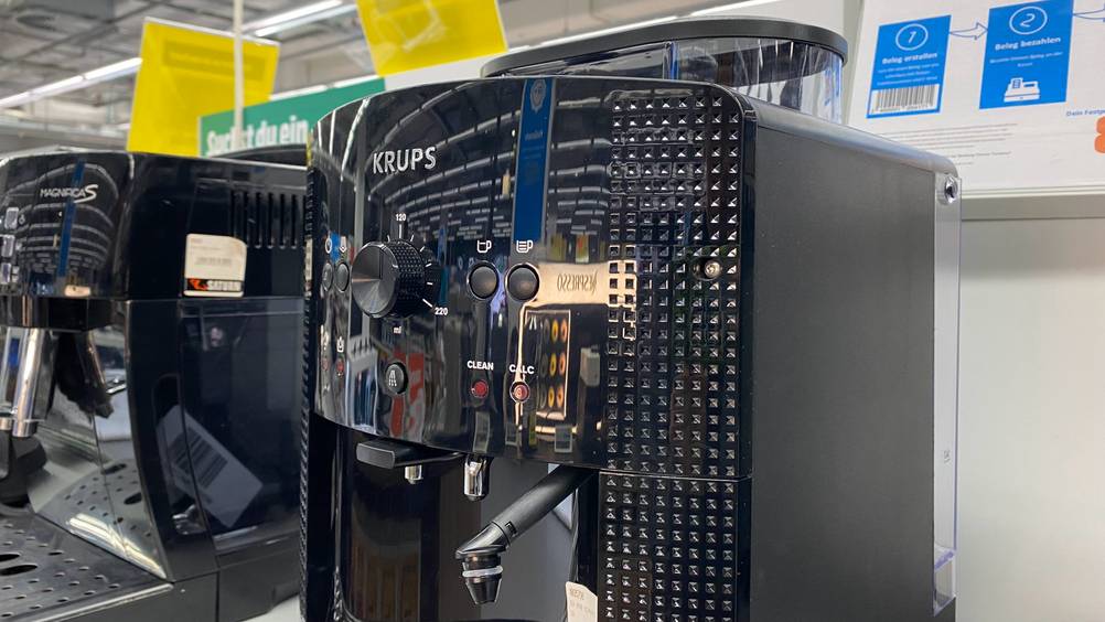 Kaffeevollautomat bis 300 Euro getestet: Detailaufnahme der Bedienelemente.