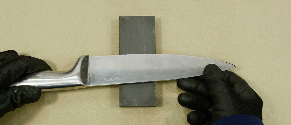 kuechenmesser-schaerfen-schleifstein