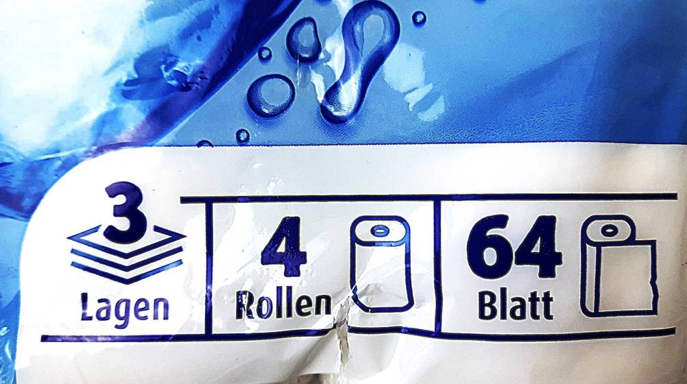 Küchenrolle-Test: Nahaufnahme der Inhaltsangaben auf der Verpackung.