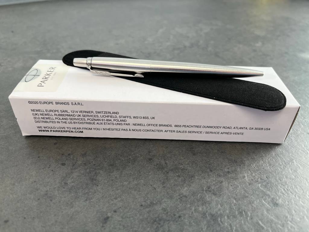 Kugelschreiber auf der Original-Verpackung.