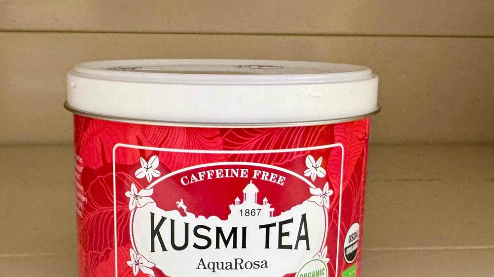 Kusmi-Tee getestet: Nahaufnahme des Deckels der Dose von der Seite.