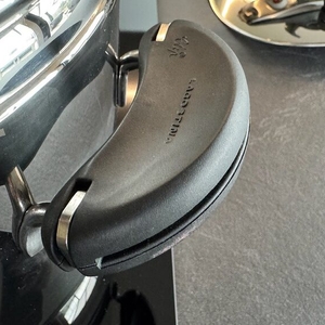 Ein Griff am Topf des Lagostina Mia Lagoeasy'Up