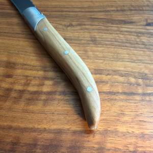 Der Griff vom Laguiole-Style-de-Vie-Steakmesser Luxury Line in Nahaufnahme