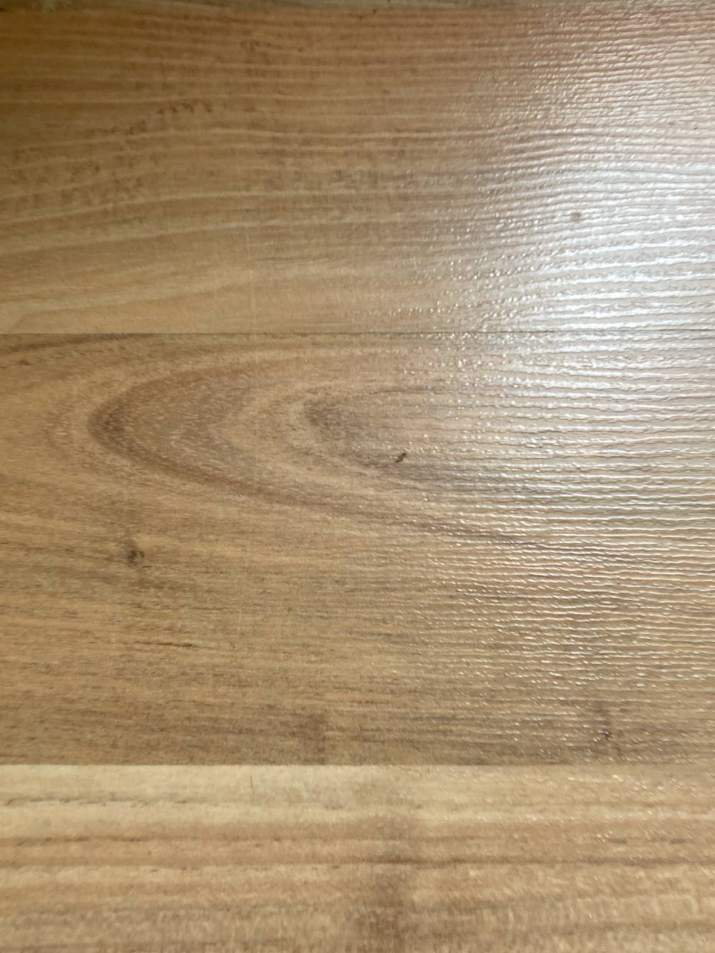 Laminat getestet: Nahaufnahme der Maserung.