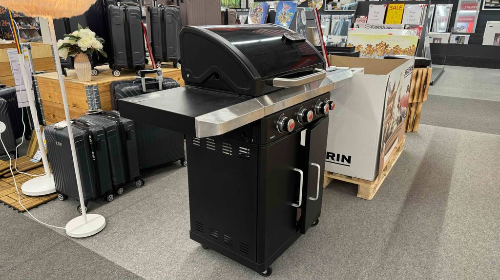 Landmann-Gasgrill im Test: Gesamtansicht eines schwarzen Modells.