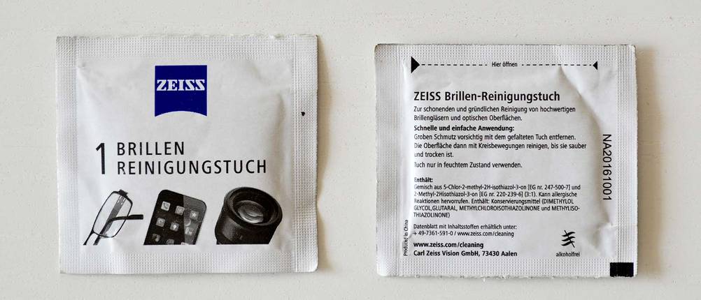 laptop-bildschirm-reinigen-feuchtes-brillentuch