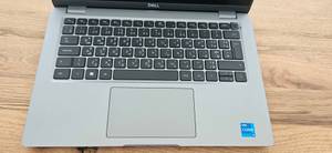 Ein Laptop von Dell.