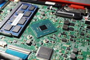 Eine Detailansicht einer Laptop-CPU.