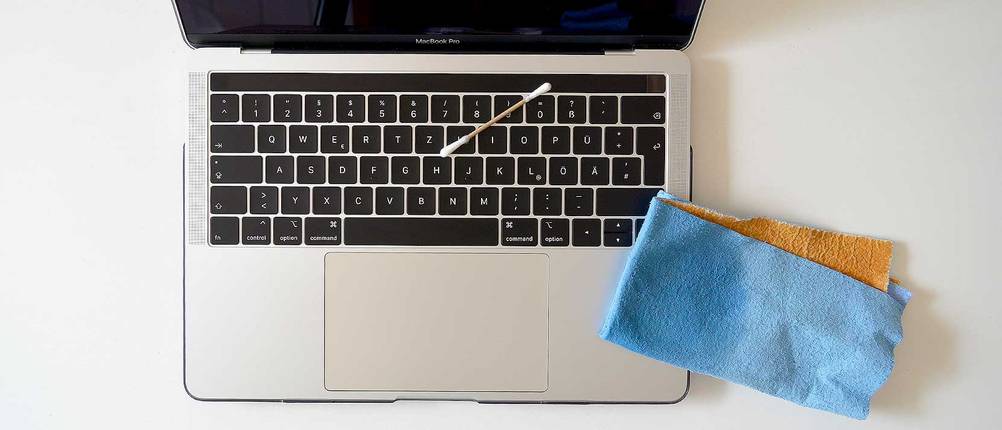 laptop-tastatur-reinigen-regelmaessig