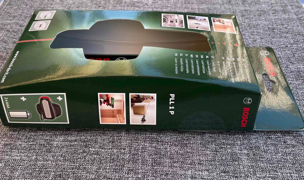 Laser-Wasserwaage getestet: Seitenansicht der Originalverpackung.