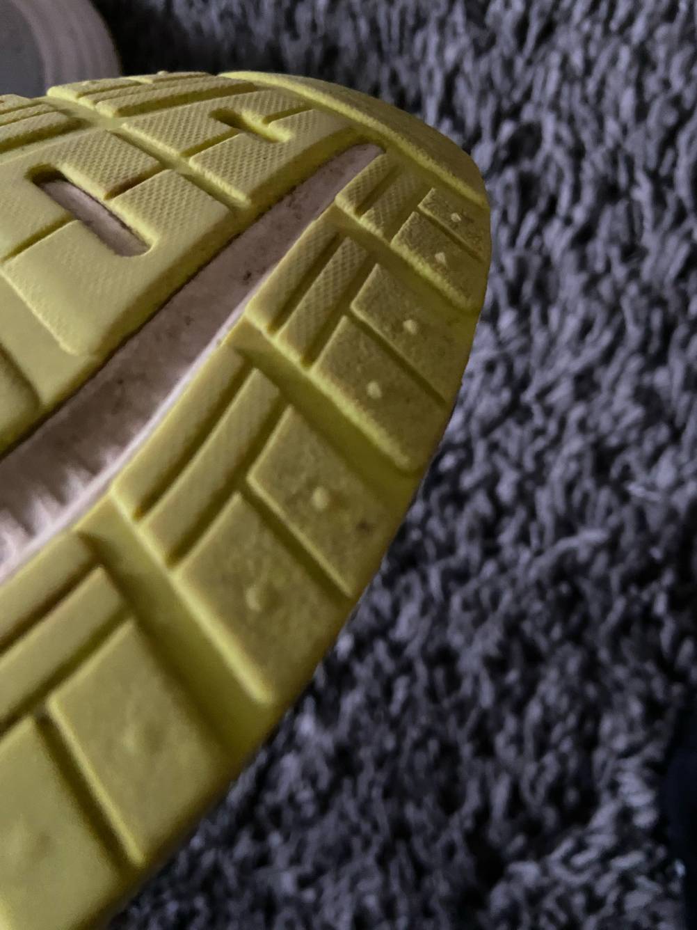 Laufschuhe Damen-Test: Nahaufnahme der Sohle.